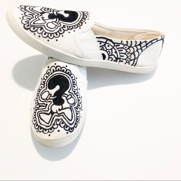 Sneakers by EAR - Picture 1 of 2